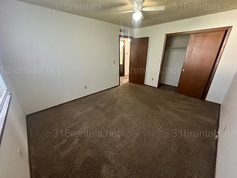 359 E Marion Ct — Photo 13