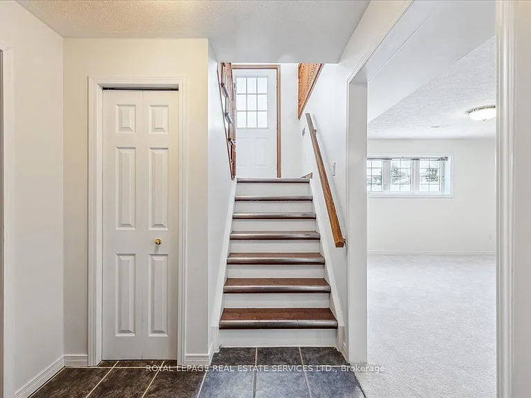 82 Whitlaw Way — Photo 22