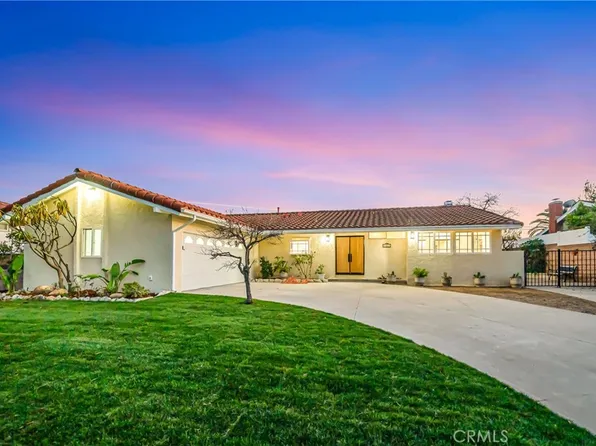 23248 Community St, Canoga Park, CA 91304