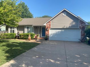 146 E Chestnut Dr, Mulvane, KS 67110
