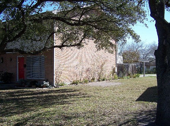 3rd image of 211 W Ailsie Ave
