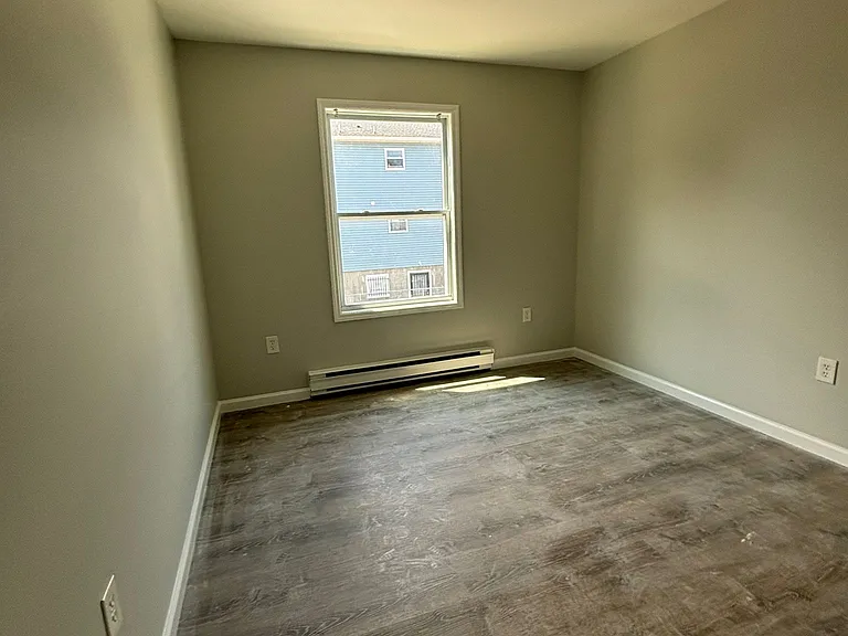 394 S 6th St #2R — Photo 6