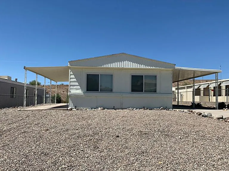 3138 Lake Dr — Photo 25