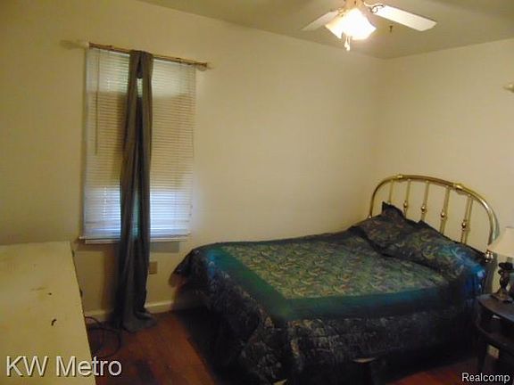 3rd image of 20495 Meyers Rd