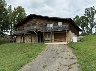 263 W Taxiway Dr, Albany, KY 42602