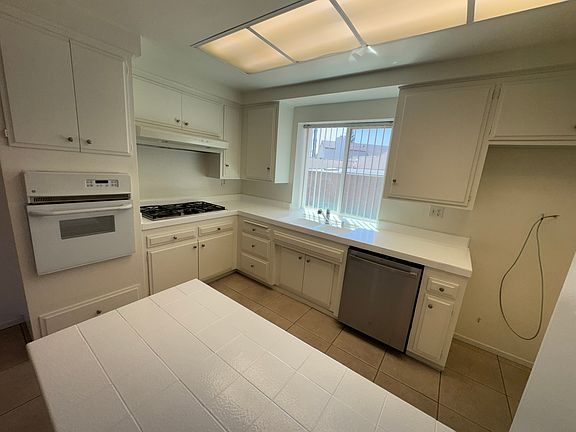 4th image of 1532 E Downing St