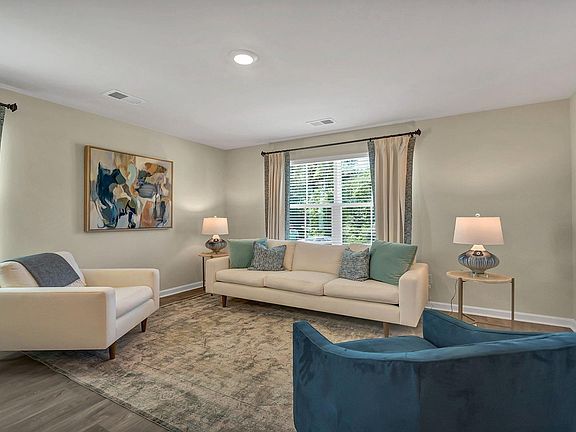 5th image of 486 Wisteria Walk Way