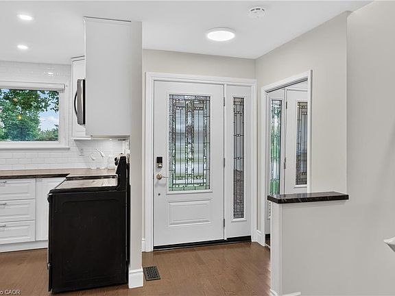 5th image of 52 Clement Rd