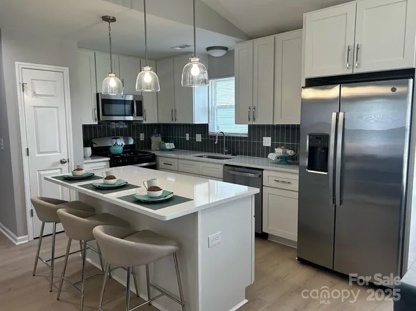1004 Johnson St, Charlotte, NC 28206