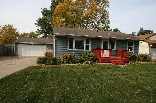 Wonderful Bloomington location.