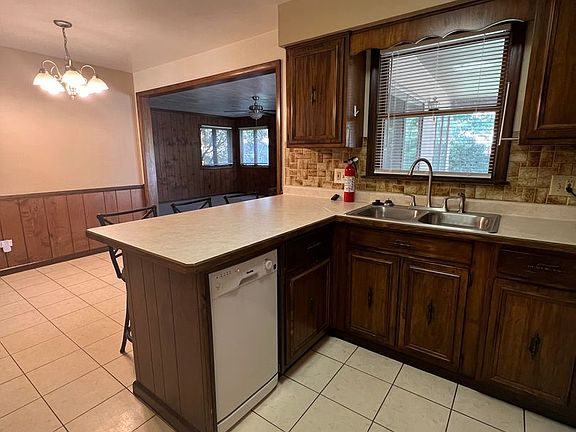 3rd image of 4686 Driftwood Ln