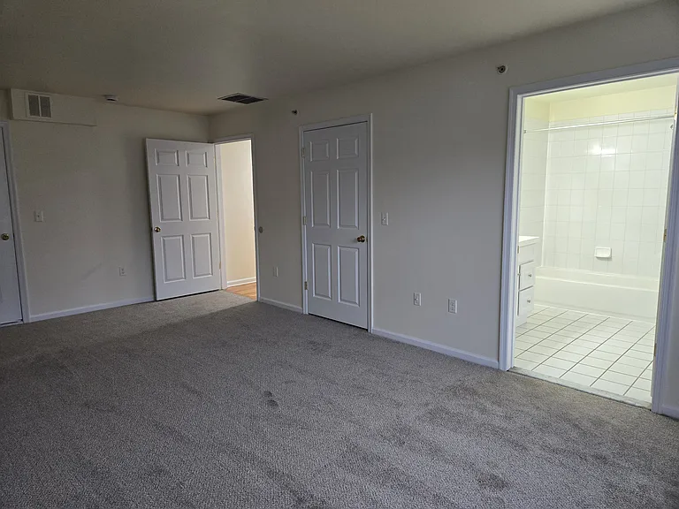 206 Pinelli Dr — Photo 3