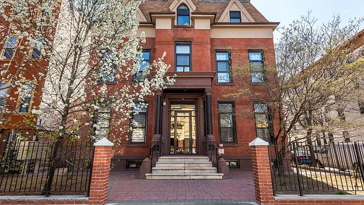 Rented by Nooklyn NYC LLC | media 25