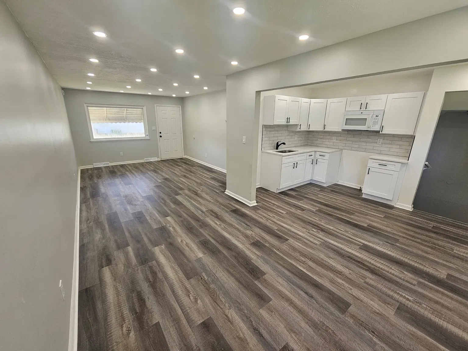 3 bed, 1008 sqft, $1,700 — Photo 4