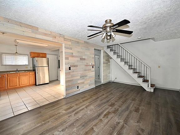 3rd image of 2284 Bel Aire Ln