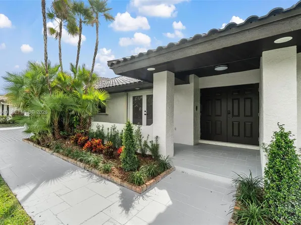 5254 NW 94th Doral Pl, Miami, FL 33178