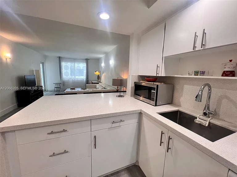 240 Galen Dr #302 — Photo 6