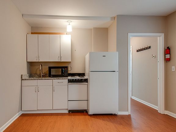 5th image of 3735 Central Ave #B1
