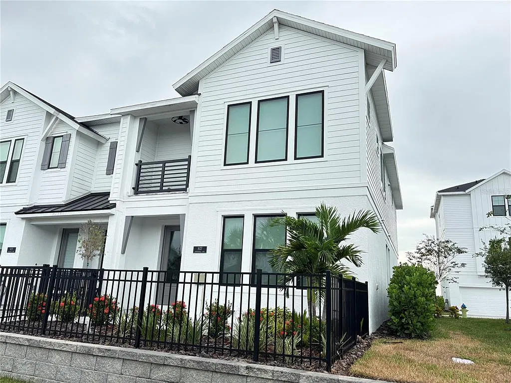 3 bed, 2.5 bath, 1772 sqft, $4,200 — Photo 3