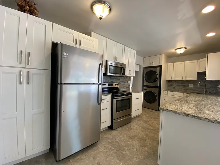 8143 Howard Ave — Photo 3