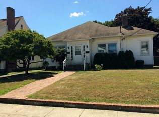 132 Alpine St, Bridgeport, CT 06610