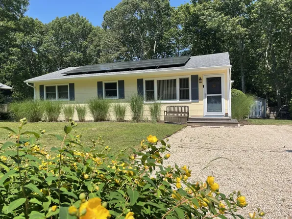 28 Oak Dr, Sag Harbor, NY 11963