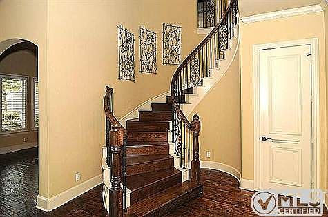 4th image of 2629 King Arthur Blvd