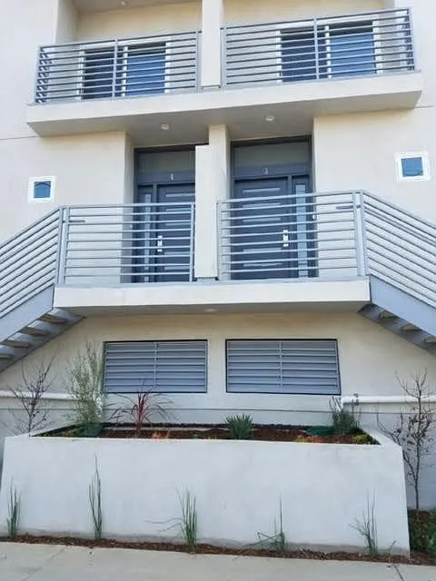 3 bed, 2.5 bath, 2000 sqft, $4,400 — Photo 2