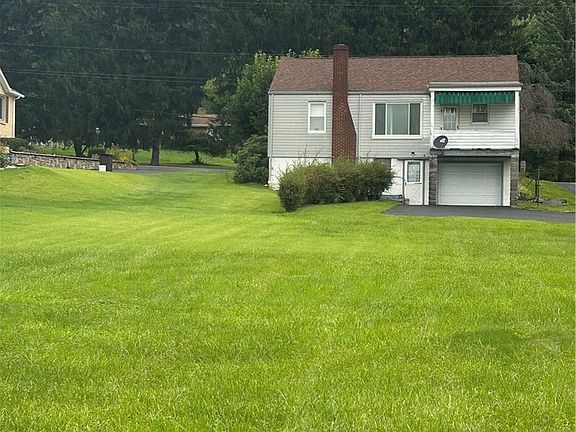 3rd image of 423 Arona Rd