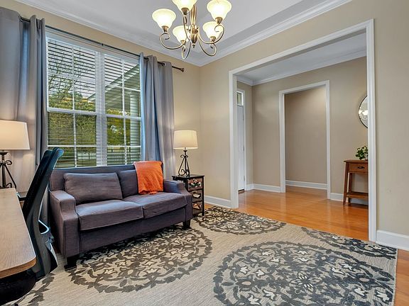 4th image of 3249 Thoreau Ave