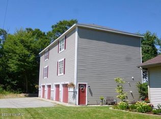 16903 Highland Ave, Spring Lake, MI 49456