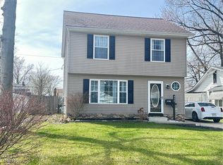 950 Waverly Rd, Eastlake, OH 44095