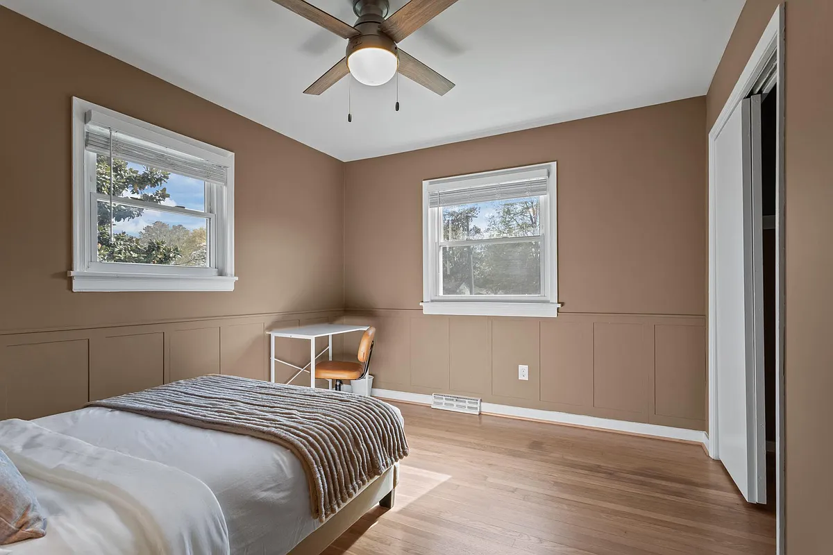 Photo 2 of 10 - Midage Blvd - Sandston, VA Room 3 Above Second Floor (Upstairs) + working space + reach-in closet + ceiling fan with integrated lighting + keypad lock - Midage Blvd