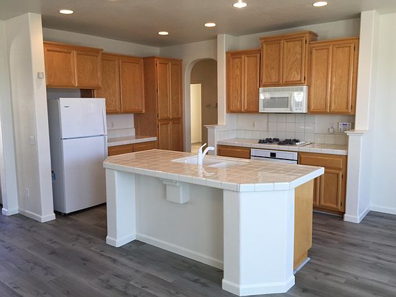 3rd image of 5921 Caddington Way