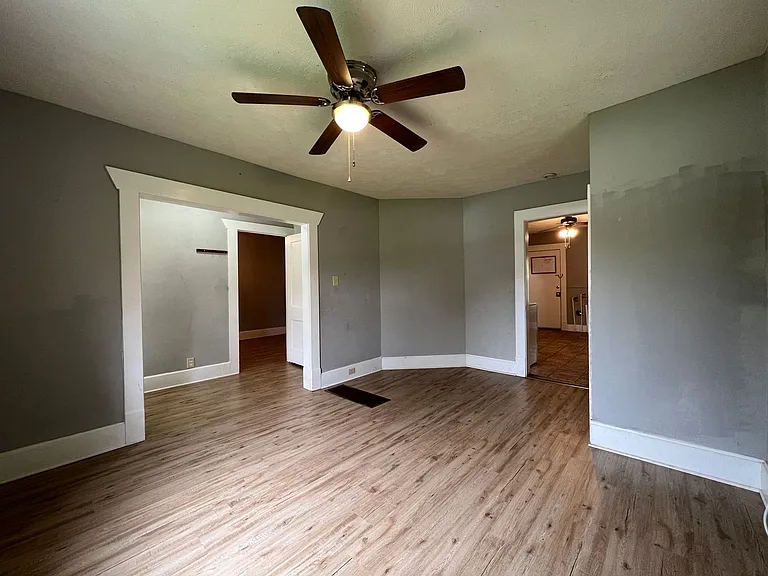 1522 W High St — Photo 6