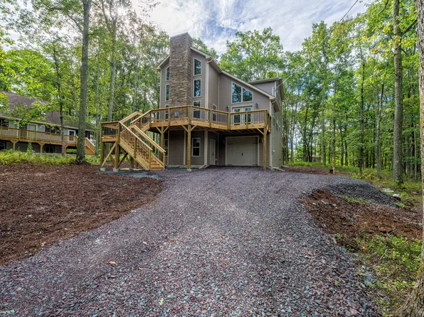 163 Heritage Ln, Hawley, PA 18428