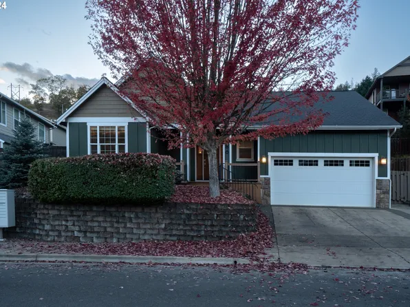 986 SE Sharon Ave, Roseburg, OR 97470