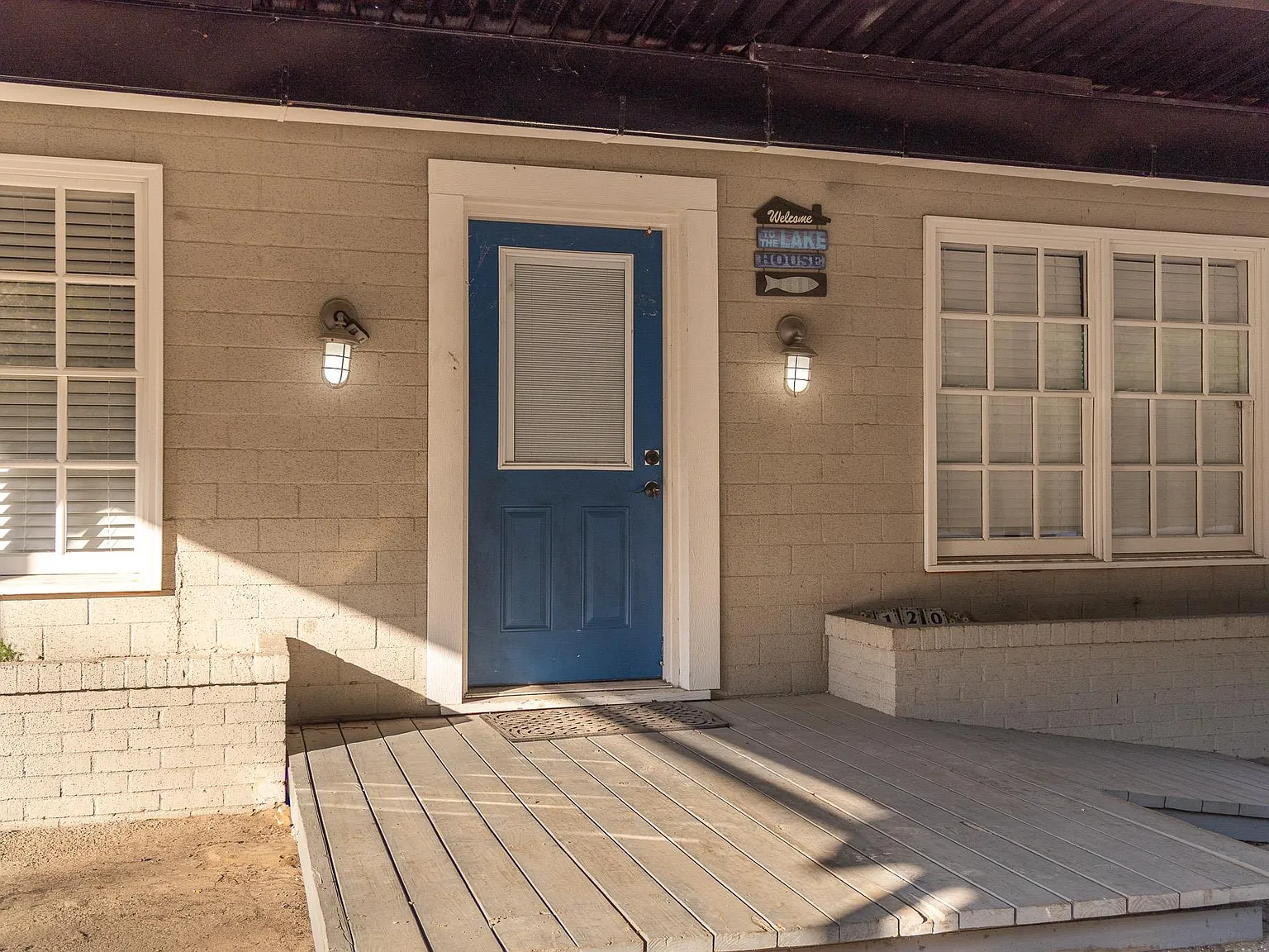 3 bed, 2.5 bath, 2928 sqft, $2,500 — Photo 2