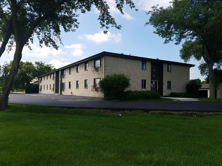 Heritage Apartments — Photo 17