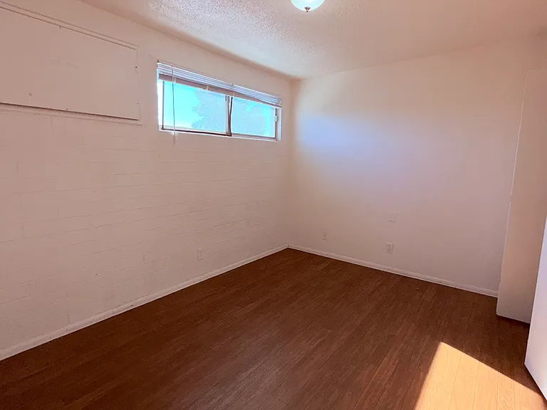 CATALINA VISTA APARTMENTS — Photo 52