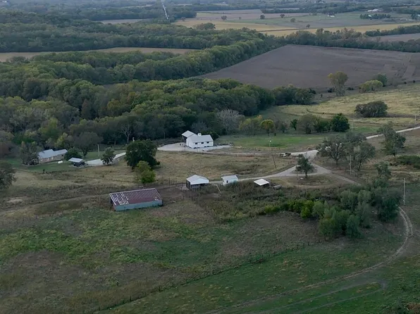 9335 NW 66th St, Silver Lake, KS 66539