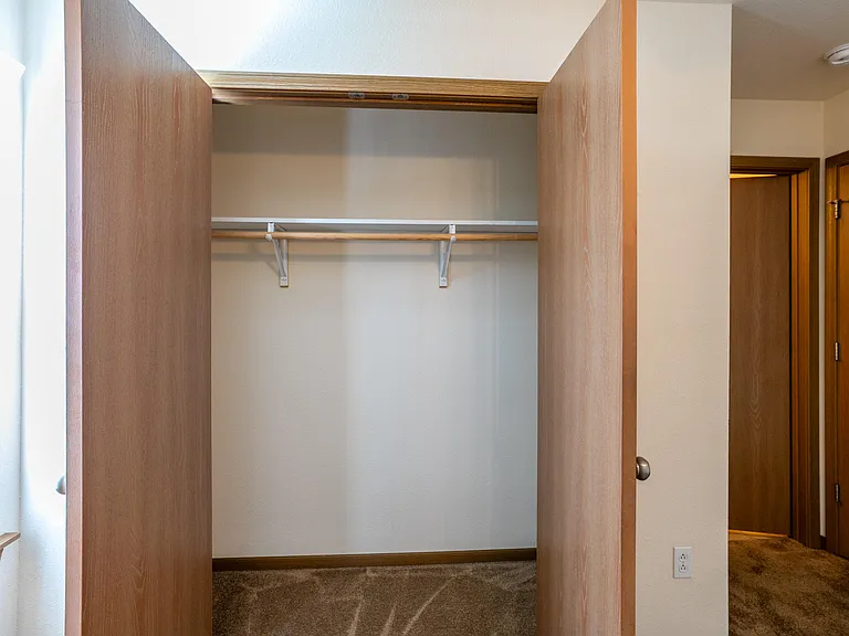 601 Glenstone Dr — Photo 32