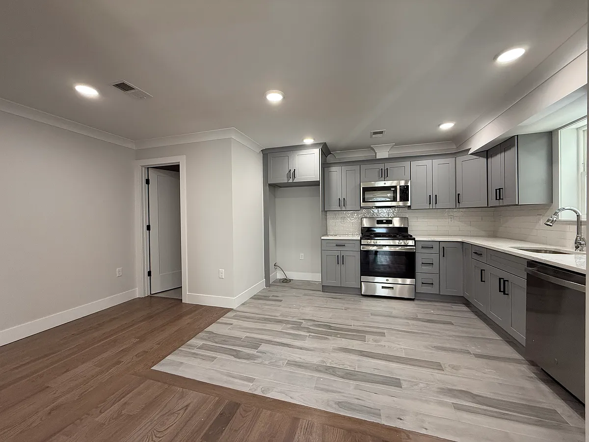 Building Photo - 741 S Park St #1