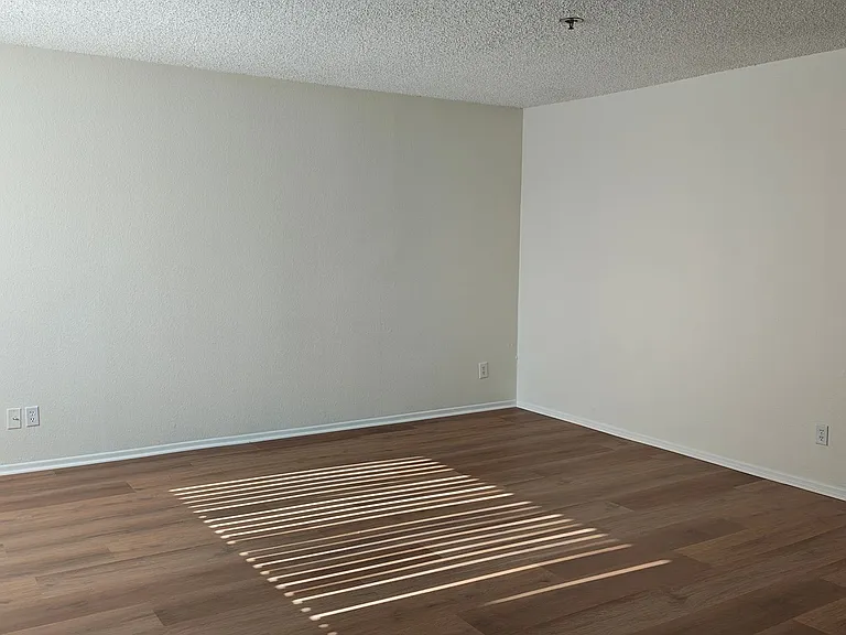 Villa Monaco Apartments — Photo 9