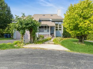 28162 N Lake Dr, Wauconda, IL