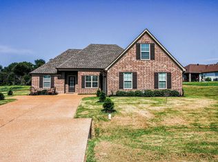 102 Carolina Cir, Senatobia, MS 38668