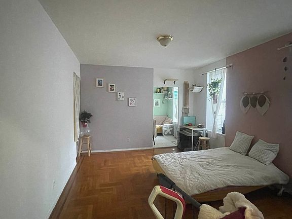 5th image of 2100 Beekman Pl APT 5L