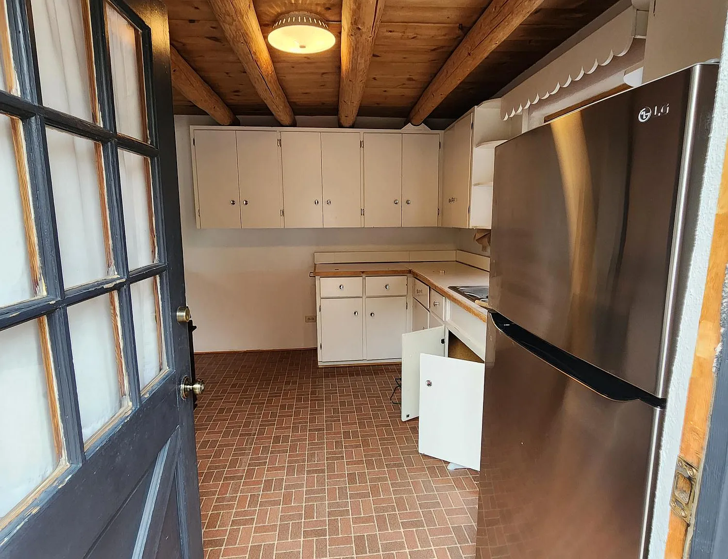 2 bed, 1100 sqft, $2,000 — Photo 3