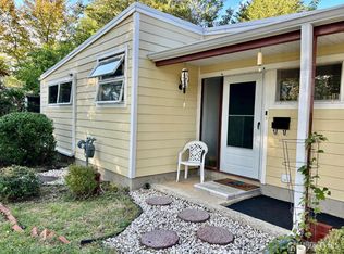 51 Clover Ln, Princeton, NJ 08540