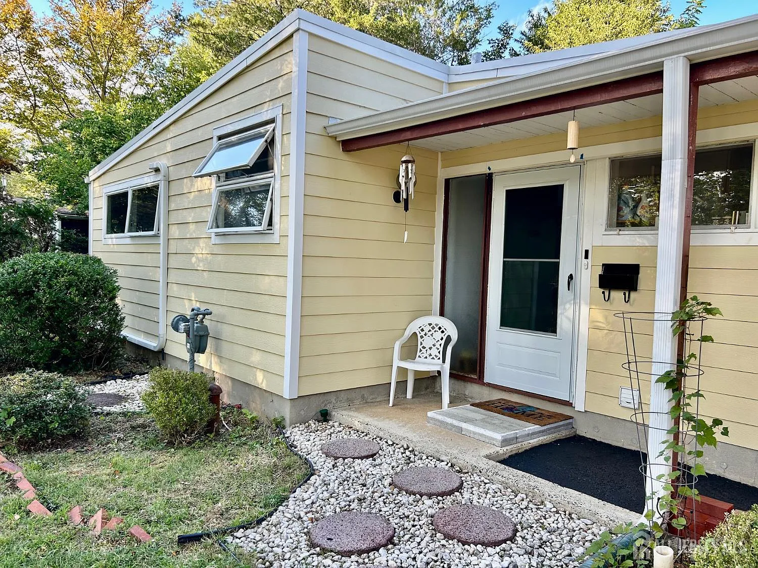 51 Clover Ln photo 1